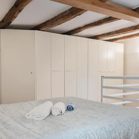 Domus Palestro Appartement