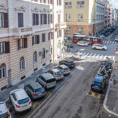 Domus Palestro Appartement *